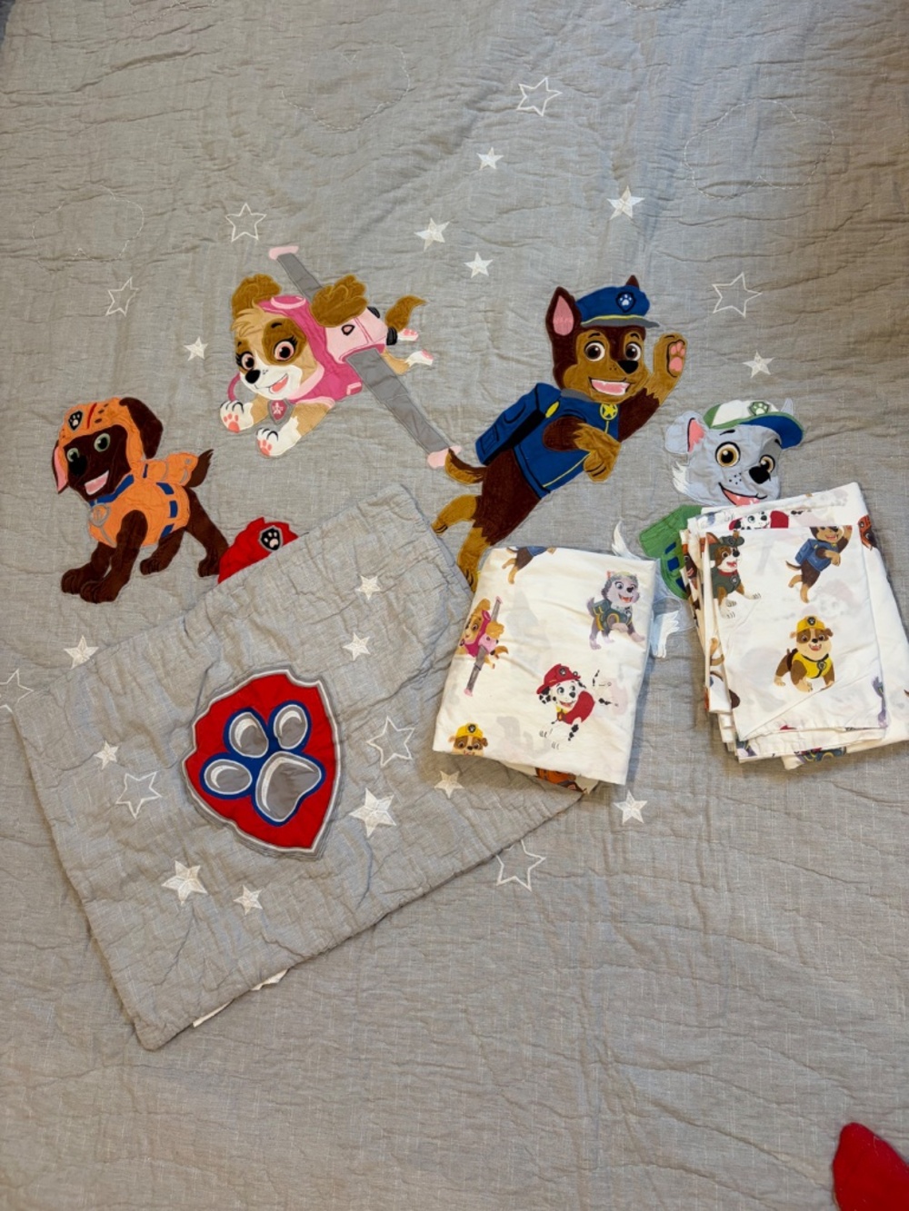 Pottery Barn Kids Paw Patrol Bedding Set (Twin Quilt, Sham and Sheet Set) - Picture 6 of 9